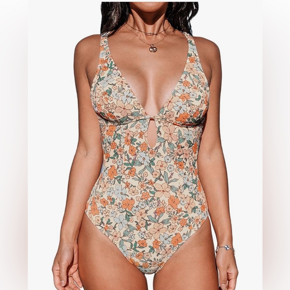 NEW WITH TAGS Cupshe Cream Floral One-Piece Swimsuit.
